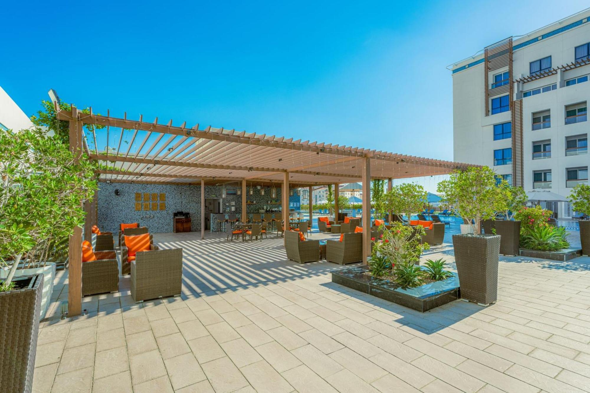 Four Points By Sheraton Al Ain Ngoại thất bức ảnh Rooftop bar