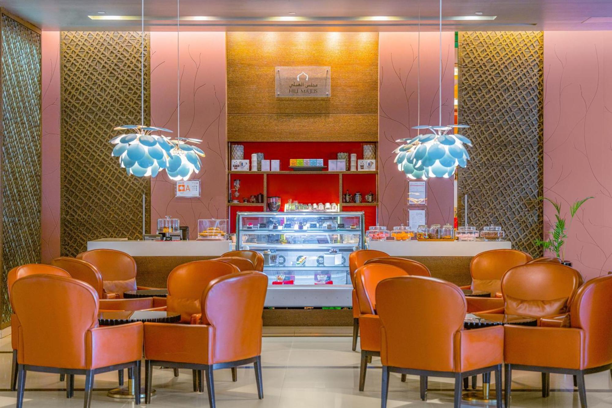 Four Points By Sheraton Al Ain Ngoại thất bức ảnh The lounge at the airport